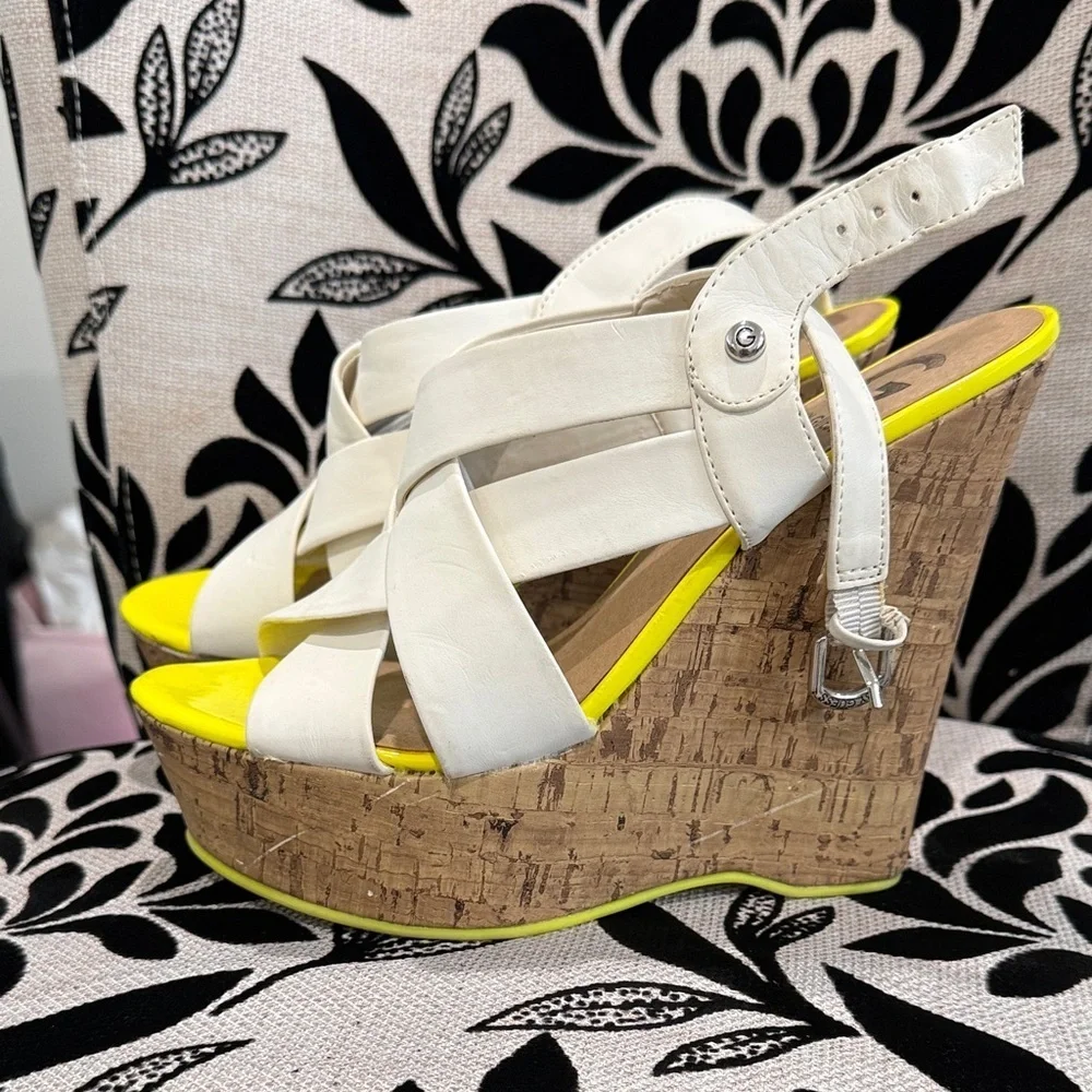 GUESS Women's White and Neon Yellow Wedges